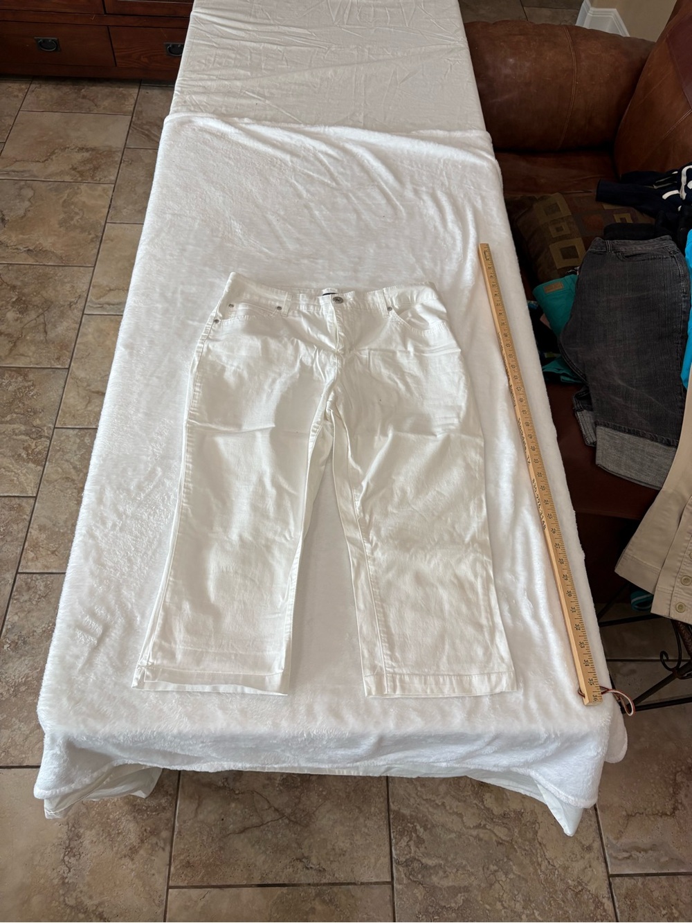 White Women's Capris Jeans - Bandolino/Mandie